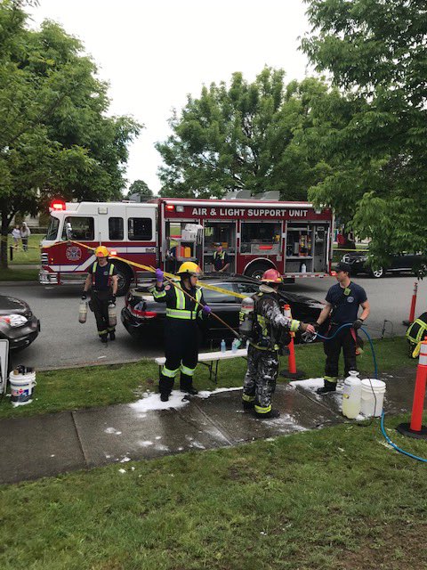 KennyGKits's tweet photo. Fire crews taking rehab seriously tonight at a large residential house fire in East Vancouver tonight, 1 occupant  taken to hospital with minor injuries. Well done VFRS https://t.co/Y0NKqTT2TP