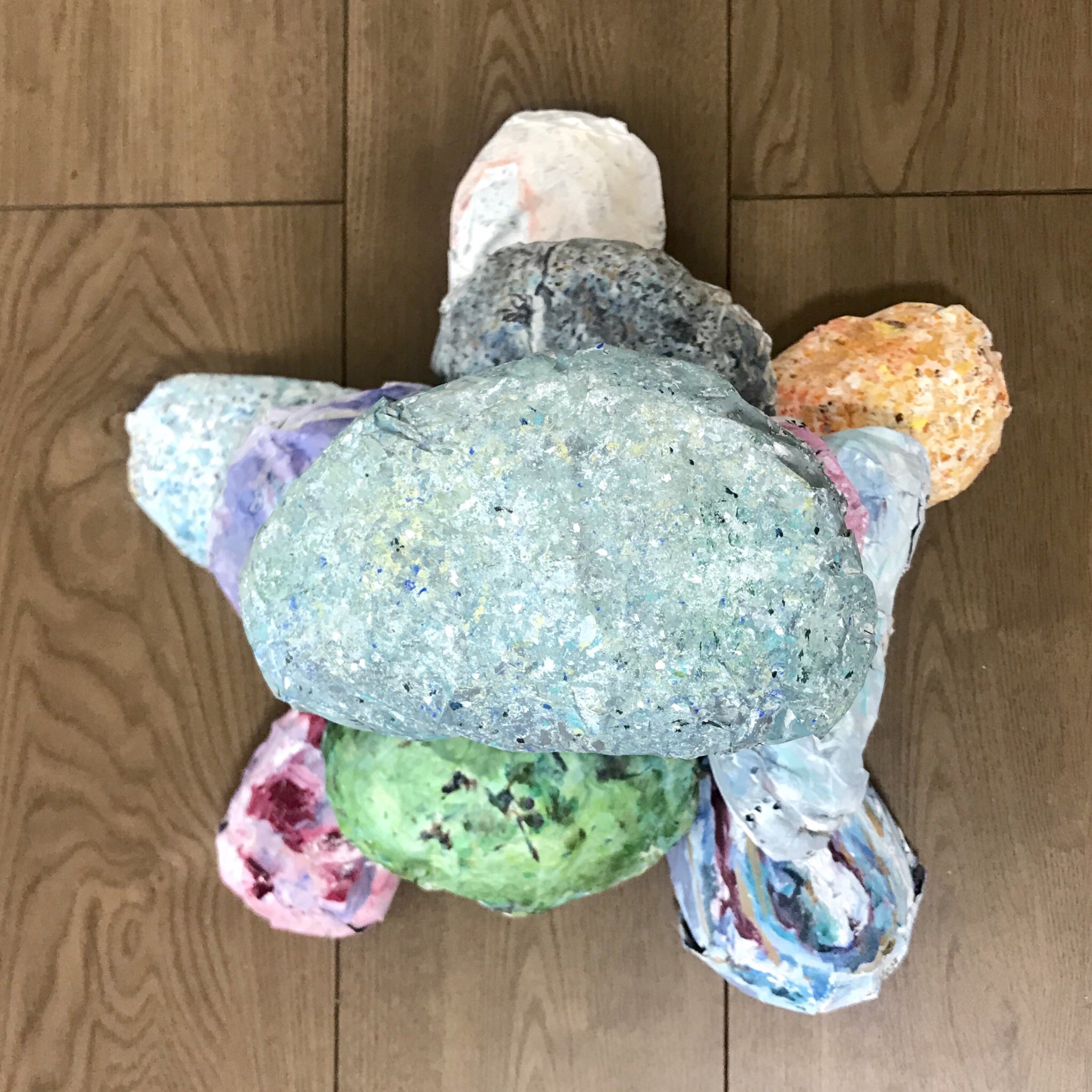 Mizuki Hiramoto 今日を積む の昨日拾った石と作った石の写真です 石はここから拾いました 晴れた日 の河原で石をつむ Ozaco Note T Co 5fuloqw9bf 緊急事態宣言が解除された為 今日を積む は昨日で毎日16 30 のlive配信の