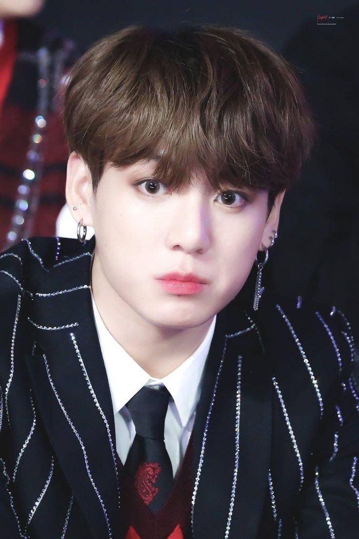 a thread of jeon jungkook but he grows bigger as you keep scrolling