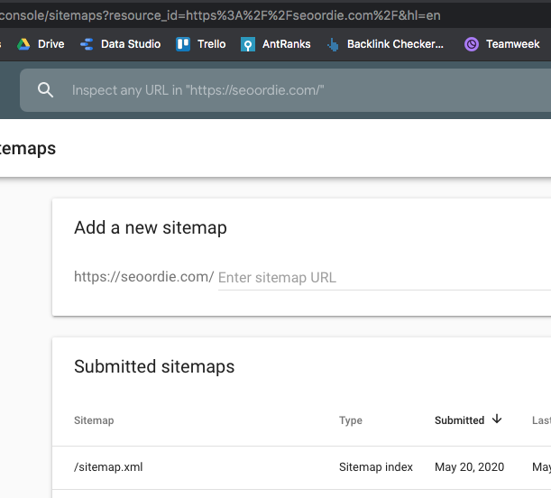 Un tip muy tonto pero que quizás a alguien más que a mí (que lo uso) le sirva de algo. Cuando tenemos que hacer informes para clientes en otros idiomas con capturas de GSC, para evitar que estén en castellano podemos cambiar de idioma cambiando el "=es" final por "=en", "=it"...
