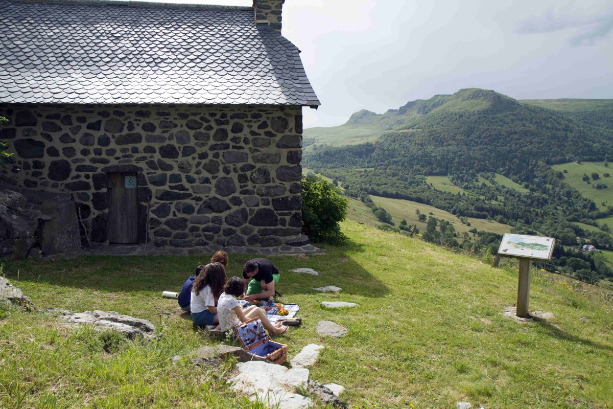 ✨EXPOSANT 2020✨
Pays des grands espaces, pratiquez des sports de pleine nature, découvrez notre patrimoine culturel, naturel et gastronomique. Laissez vous séduire et profitez de votre séjour pour découvrir ce qui fait la richesse du <a href="/salerstourisme/">Salers Tourisme</a> !
RDV au stand n°82 😊.
