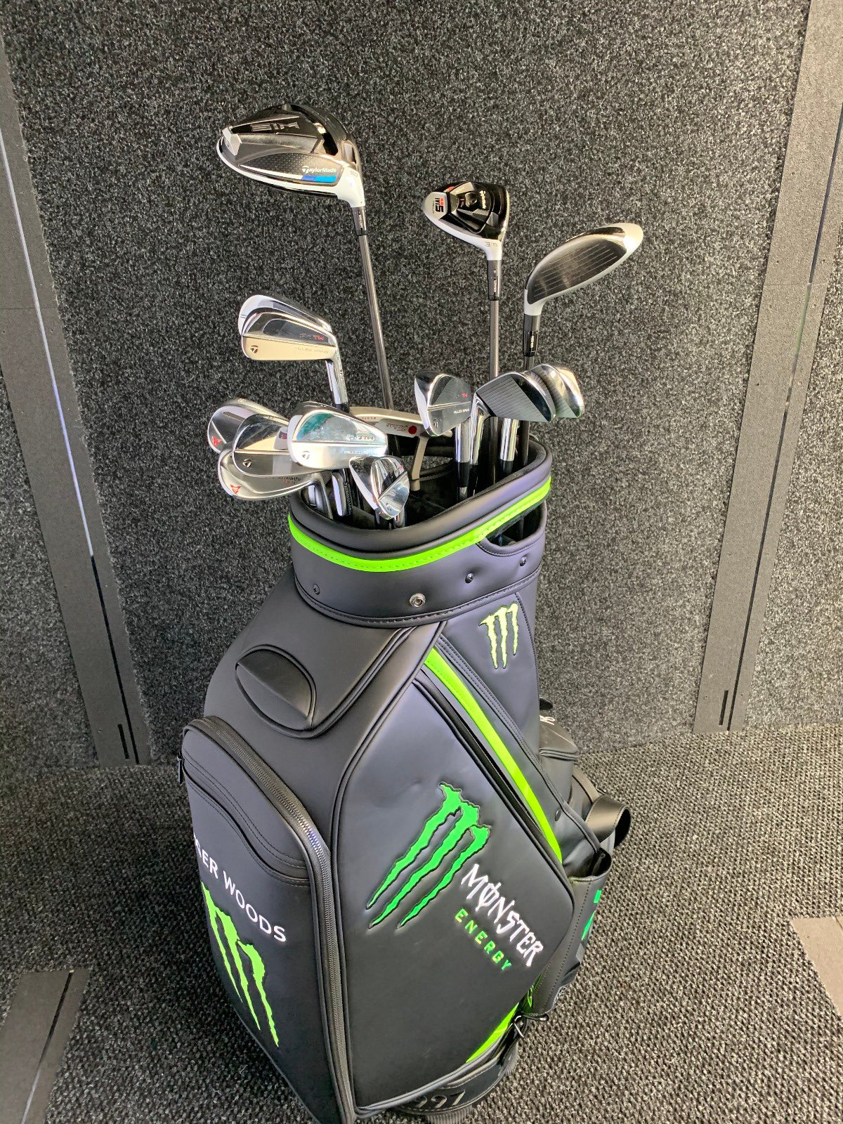 Tiger woods monster energy golf bag sale
