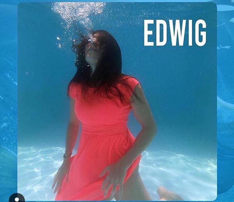 LinKiAmici's tweet photo. @camillafascina EDWIG Crumbling nuovo video di Camilla Fascina per Soviet Dischi label - https://t.co/Q1UjKefC8d - @MusicaSfere #CamillaFascina #Edwig #Crumbling
@CamillaFascina
@Bonazeta
#Bonazeta. . https://t.co/MdCenQzTGL