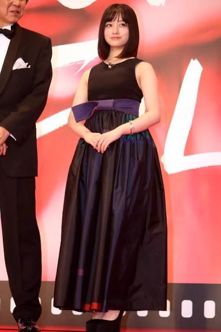 橋本環奈は太ったわけでない？衣装が骨格に合わなかっただけと判明！