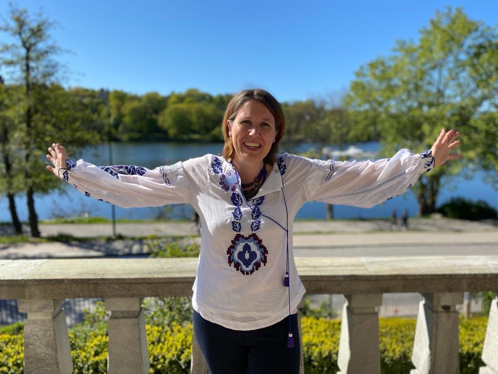 The sun is shining in #Stockholm and it seemed the perfect day to wear one of these....  З Днем Вишиванки!  Happy Vyshyvanka Day, Ukraine!  🇺🇦 💙💛#деньВишиванки