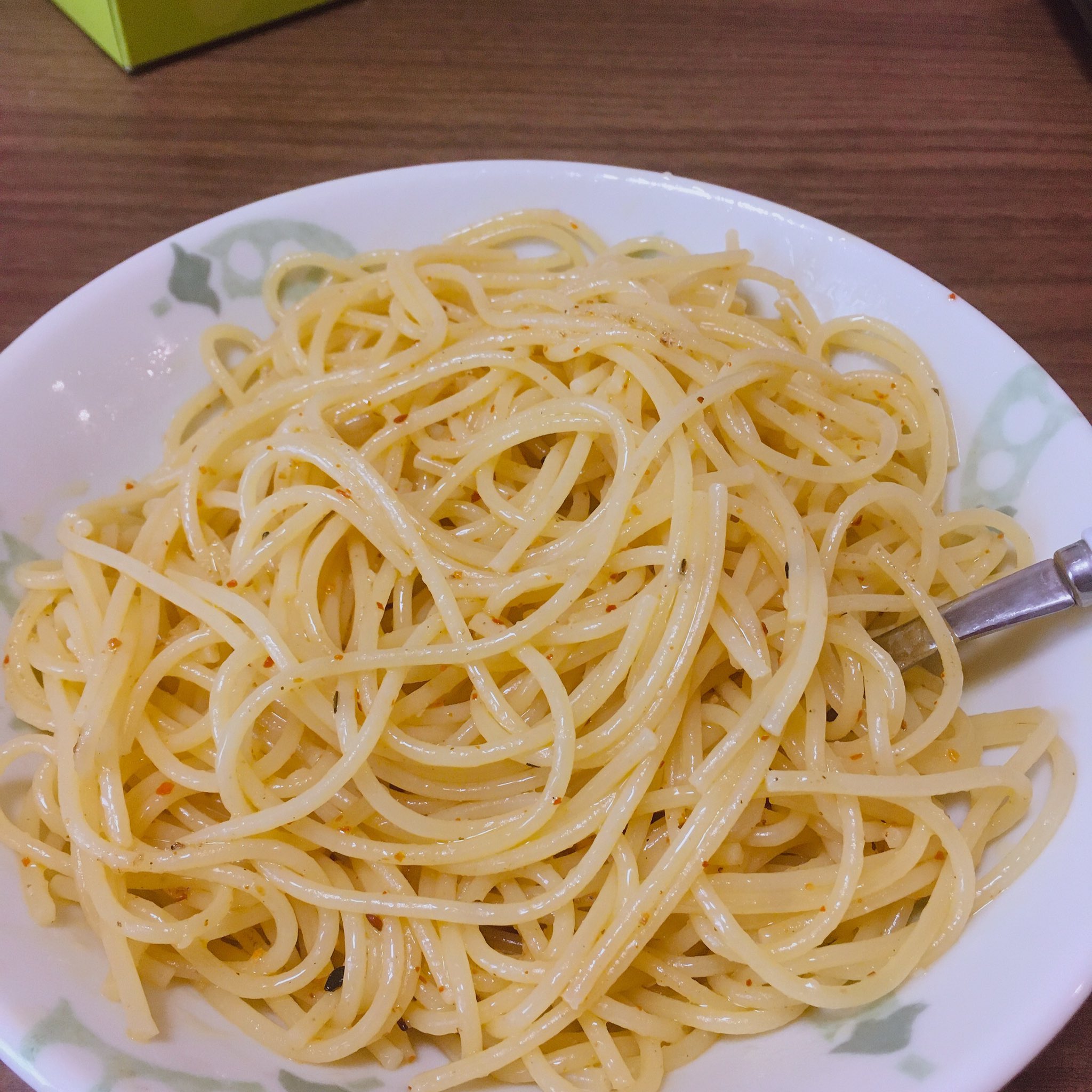 ぶー にんにくチューブと七味で作るペペロンチーノに激ハマりしてる 簡単美味しい 二十歳で家出る時に母に持たされた七味がなかなかなくならず今もあるからこれで消費してる にんにくめっちゃ入れた ｳﾏｼ T Co Die48ek6ou Twitter