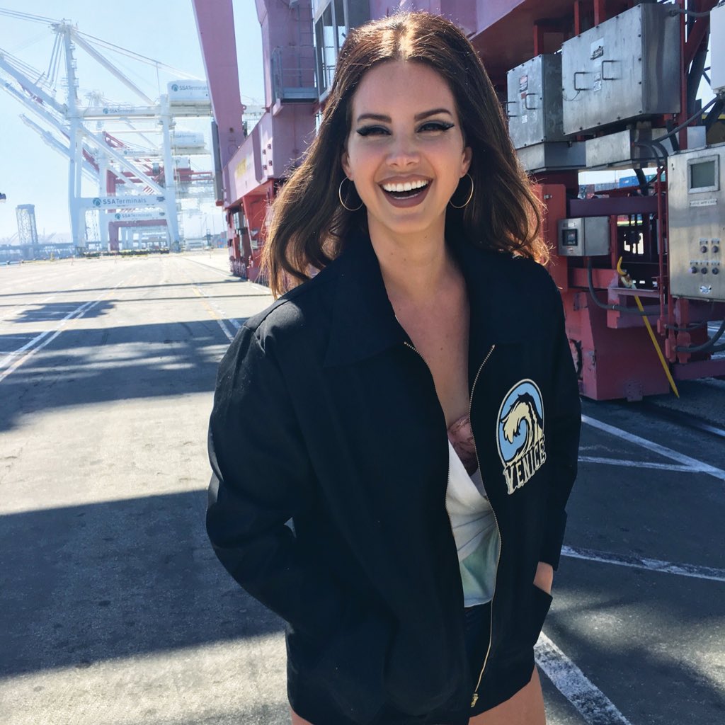 PopCrave's tweet photo. .@LanaDelRey questions the double standards she faces in new Instagram post:

“I think it’s pathetic that my minor lyrical exploration detailing my sometimes submissive or passive roles in my relationships has often made people say I’ve set women back hundreds of years.” https://t.co/6GF0OT8p3d