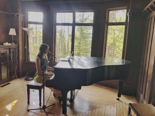 shredkelly's tweet image. NEW SONG DAY!! ‘You Almost Meant the World To Me’ is out on all streaming platforms today. Listen here: Linktr.ee/shredkelly