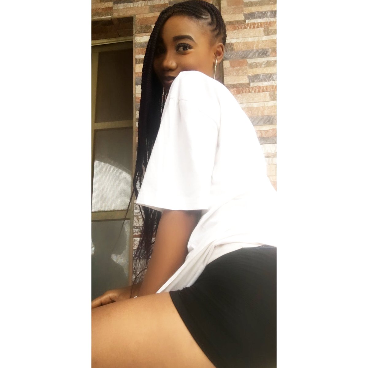 ___nafisat's tweet photo. Nah small thing if i burst down millions for you🌹❤ https://t.co/KLitPJ0VpV