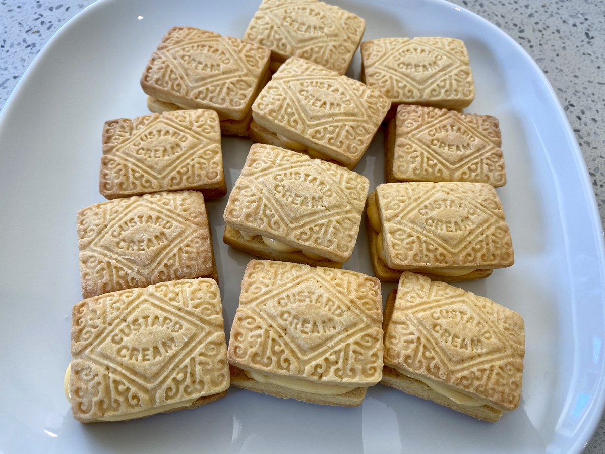 DrSdeG's tweet image. Well making these was one of the most fun things for this week!! They taste way nicer than the real thing and that never happens!! 
Cutters from @dexamint