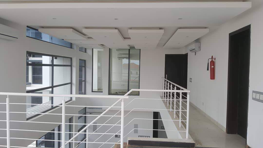 ProEarthNG's tweet photo. FOR RENT 
📍BANANA ISLAND,LAGOS

WELL MAINTAINED THREE(3)BEDROOM MAISONETTE ON SECOND FLOOR WITH ELEVATOR, SWIMMING POOL, GYM 

PRICE- #14MILLION

#affordablepropertiesinlagos #lagoslifestyle #lockdownlevel3 #luxuryhomes #nigeriaproperties #realestate #ikoyi #luxury https://t.co/ur3o1f4lr6