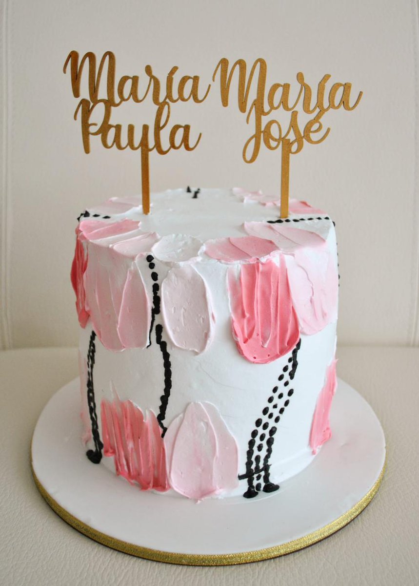 CasaMomenti's tweet photo. Hoy hemos ayudado a sorprender a estas gemelas 👭, nos encanta poner nuestro granito de arena❤️
#Tortas #CupCakes #PopCakes #Galletas https://t.co/979eceERyQ