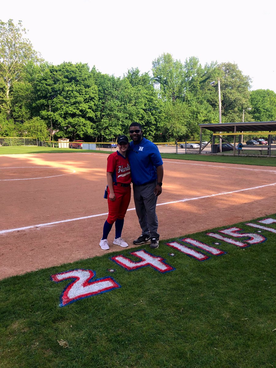 traincombat_u's tweet photo. By far the most talented softball player I’ve ever coached is @Shelbyjackson04 

✅Great Attitude

✅Strong minded. Feisty. Tough competitor.

✅Loved her school

✅Loved and respected her coaches

✅Pursued Christ daily 

✅Never believed in QUITTING. Relentless. https://t.co/wEEel2KmKq