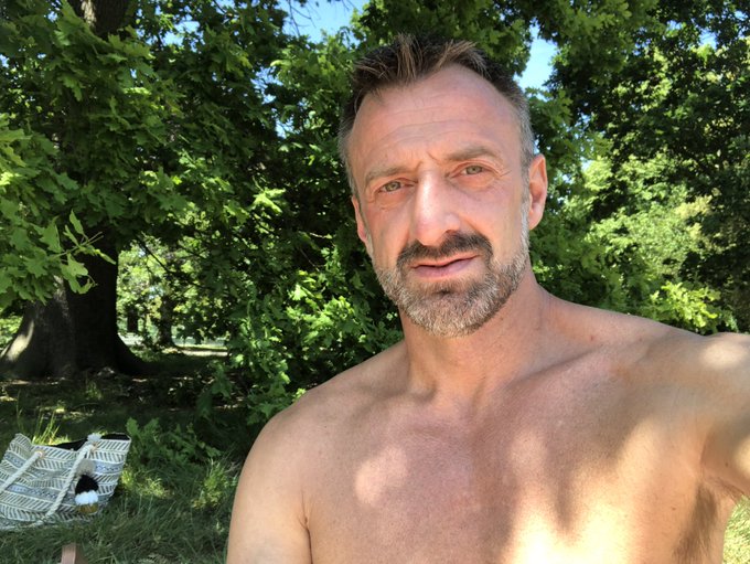 Enjoying this lovely weather https://t.co/DIG1dtdD8L<a href="/tag/goodmorning"class="tags"><span>#goodmorning</span></a><a href="/tag/goodtimes"class="tags"><span>#goodtimes</span></a><a href="/tag/holliday"class="tags"><span>#holliday</span></a>