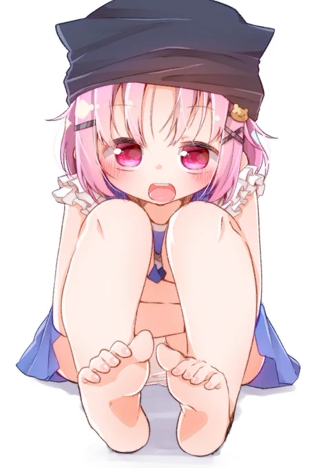 お題箱>ぐらんつ様、突然のお題箱で失礼します。
がっこうぐらし!の 丈槍由紀ちゃん
両足の素足裏が見えるポーズでお願いいたします。

ぺろ… 