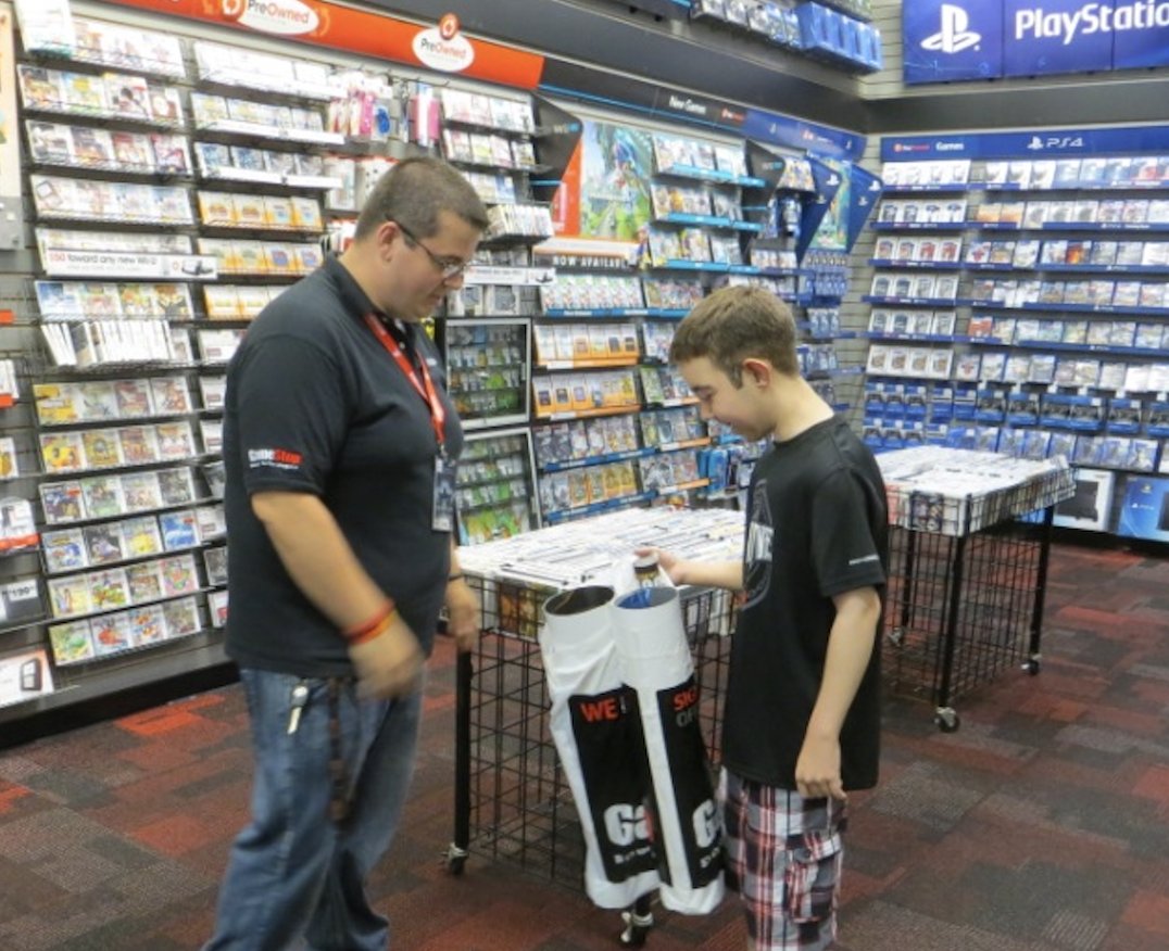 martylyonsfdn's tweet photo. TBT to 2013 when Donovan's wish was granted and he enjoyed a shopping spree. He bought all his favorite stuff like shoes, video games, toys and WWE memorabilia. #ThrowbackThursday #TBT #MLFWishes #ShoppingSpree

Help grant a wish: https://t.co/2O7MZvFTWq https://t.co/8hzkZuAWK3