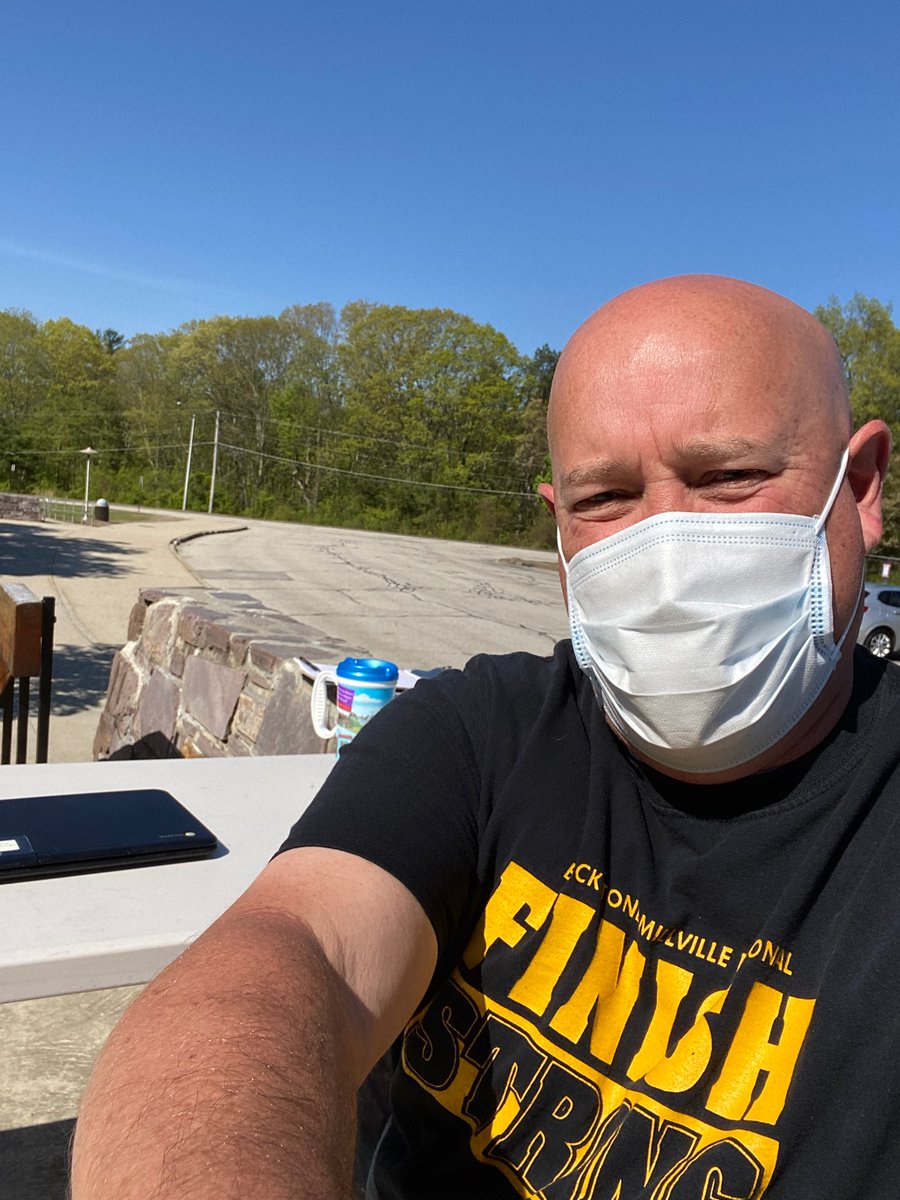 BMRgoCHARGERS's tweet photo. Just a reminder that the building is open to students today and tomorrow from 9 to 1. Please  retrieve any items left behind before our custodians begin to clean. @DucharmeKeith is waiting to greet you today! @medudekpl will be in on Friday. https://t.co/4bz4oqPc7n