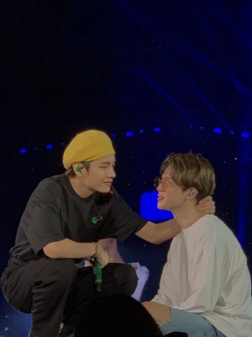 bestpromogems's tweet photo. the look on taehyung’s face whenever jimin’s sad or not in his best condition https://t.co/1BUAND4NUp