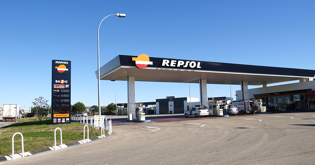 Aytodealgete's tweet photo. 👏👏👏 Gracias a Algete Fuel S.L., la gasolinera Repsol que abastece a los vehículos del Ayuntamiento de #Algete, por no cobrar el gasoíl de Policía Local y Protección Civil de los meses de marzo y abril https://t.co/LzDEpXaCZI