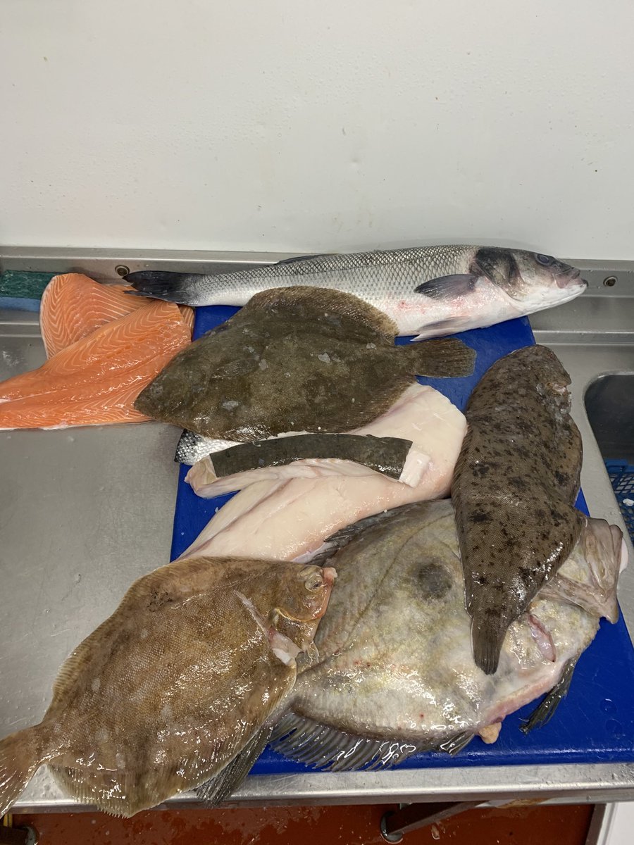 hjesseseafoods's tweet photo. Busy day on the block @hjesseseafoods #brill #turbot #halibut #dovers #johndory #wildbass #call 0151 228 5968 for a delivery in #liverpool #wirral #sthelens #widnes #rainhill #warrington. We are proud to be part of β¦@LIDSdeliveryβ© food distributors of superior quality https://t.co/K3T1Gsv4po