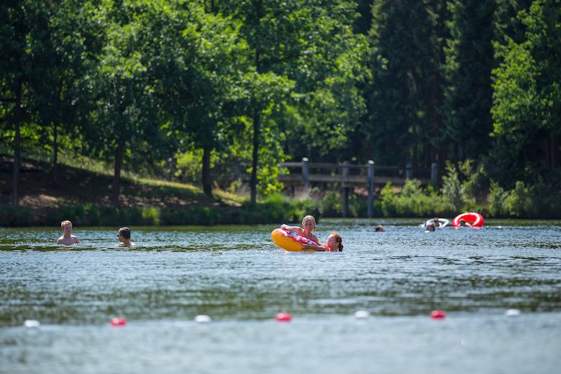Recreatieplas De Oldemeijer in Hardenberg is vol! Om te voorkomen dat het té druk wordt, is de recreatieplas afgesloten voor nieuwe bezoekers. Was je nog van plan om vanmiddag naar De Oldemeijer te gaan? Blijf dan thuis en voorkom dat je niet voor niets heengaat. ⛔