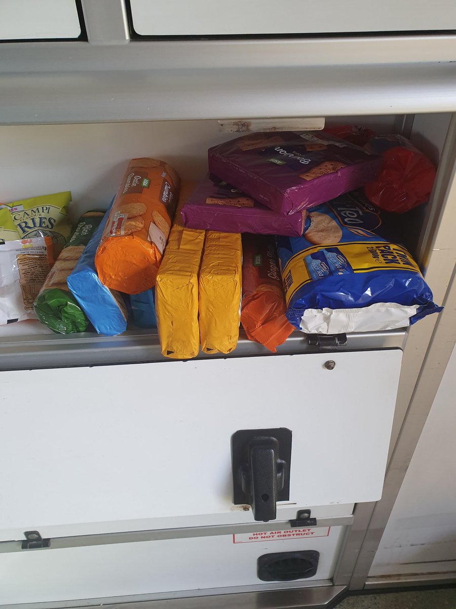 Another donation given to the welfare truck at RPH today. Lots of biscuits to keep the crews going 😁😁 <a href="/NWAmb_CRTJane/">💚Jane Atkinson💚</a> <a href="/CrtNwamb/">NWamb_CRT_Shaun</a> @NWAmb_Resus_CL <a href="/MarkEvans1208/">Mark Evans</a>