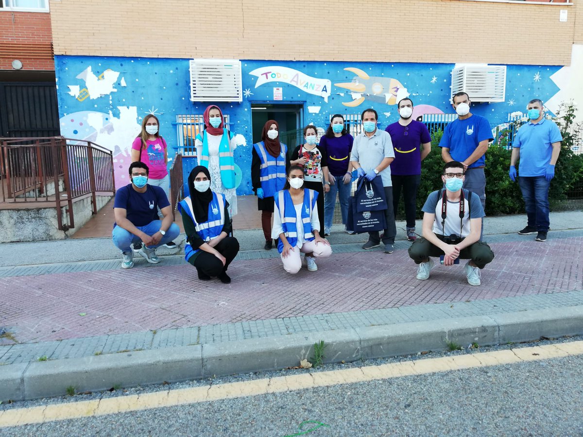 Ayer en Espartales recibimos una gran donación de comida de parte de @AsocTayba y la ONG Islamic Relief. Con esto, más lo que hemos ido recogiendo de las tiendas, vamos a ayudar a más de 20 familias necesitadas. ¡Muchísimas gracias! #tribuespartales