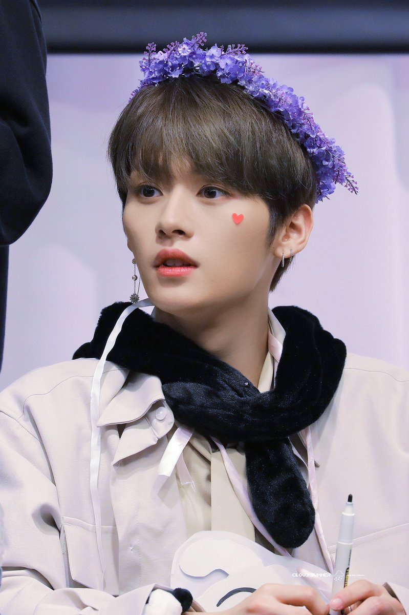 cloudsummer1025's tweet photo. #스트레이키즈 #StrayKids #리노 #민�� #LeeKnow 
191128 https://t.co/FeUXTYY6YF