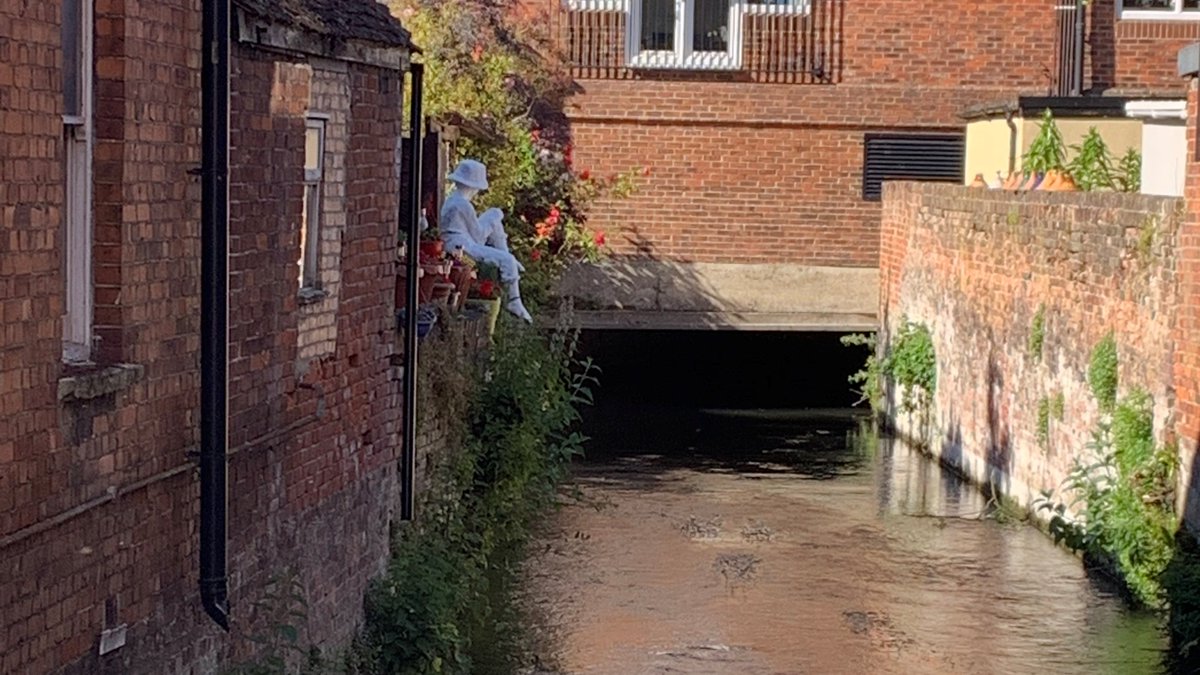 Amazing what you see in Fisherton Street, not sure how long  the white boy has been there, pre lockdown ?