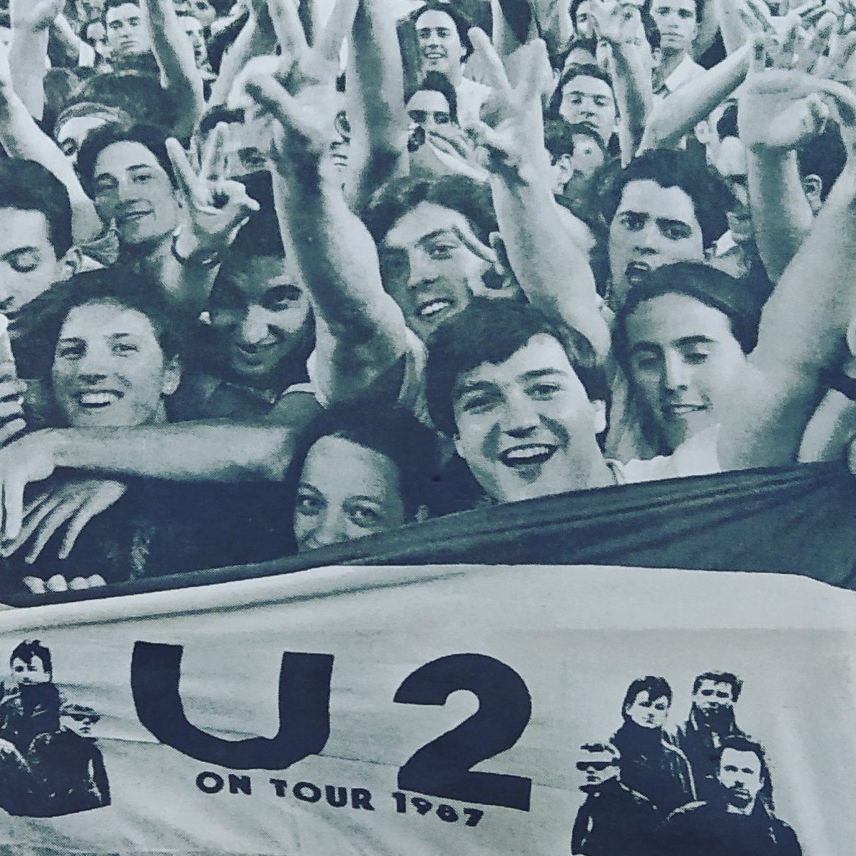 u2therefugee's tweet photo. 27 years ago..Madrid 21 5 93
#U2Fans #U2Family #Bono #BonoU2 #BonoFans #TheEdge #LarryMullenJr #AdamClayton #PaulDavidHewson #u2com #u2 #u2therefugee #u2official #u2history #u2start
#u2songs
#zoostationradio https://t.co/TWSIbgC2up