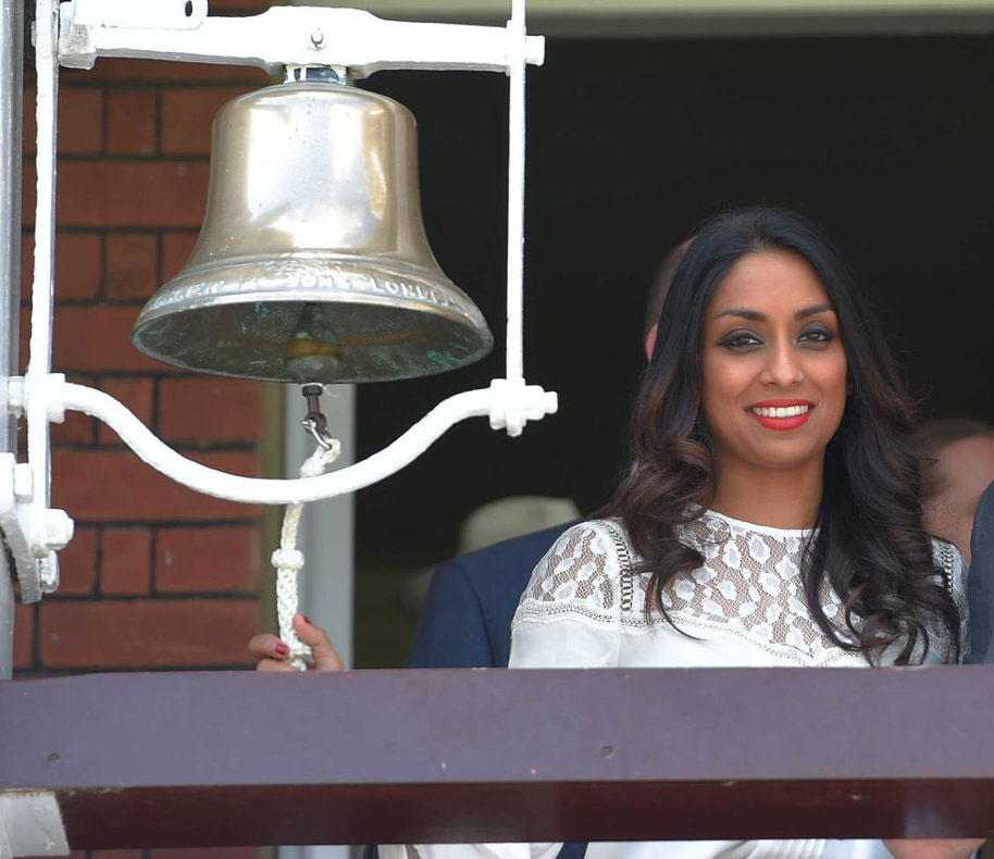 🏆 2009 @T20WorldCup winner and now an inspiration for many broadcasting from the J.P. Morgan Media Centre. 🎂 Wishing @isaguha a very happy birthday. #LoveLords