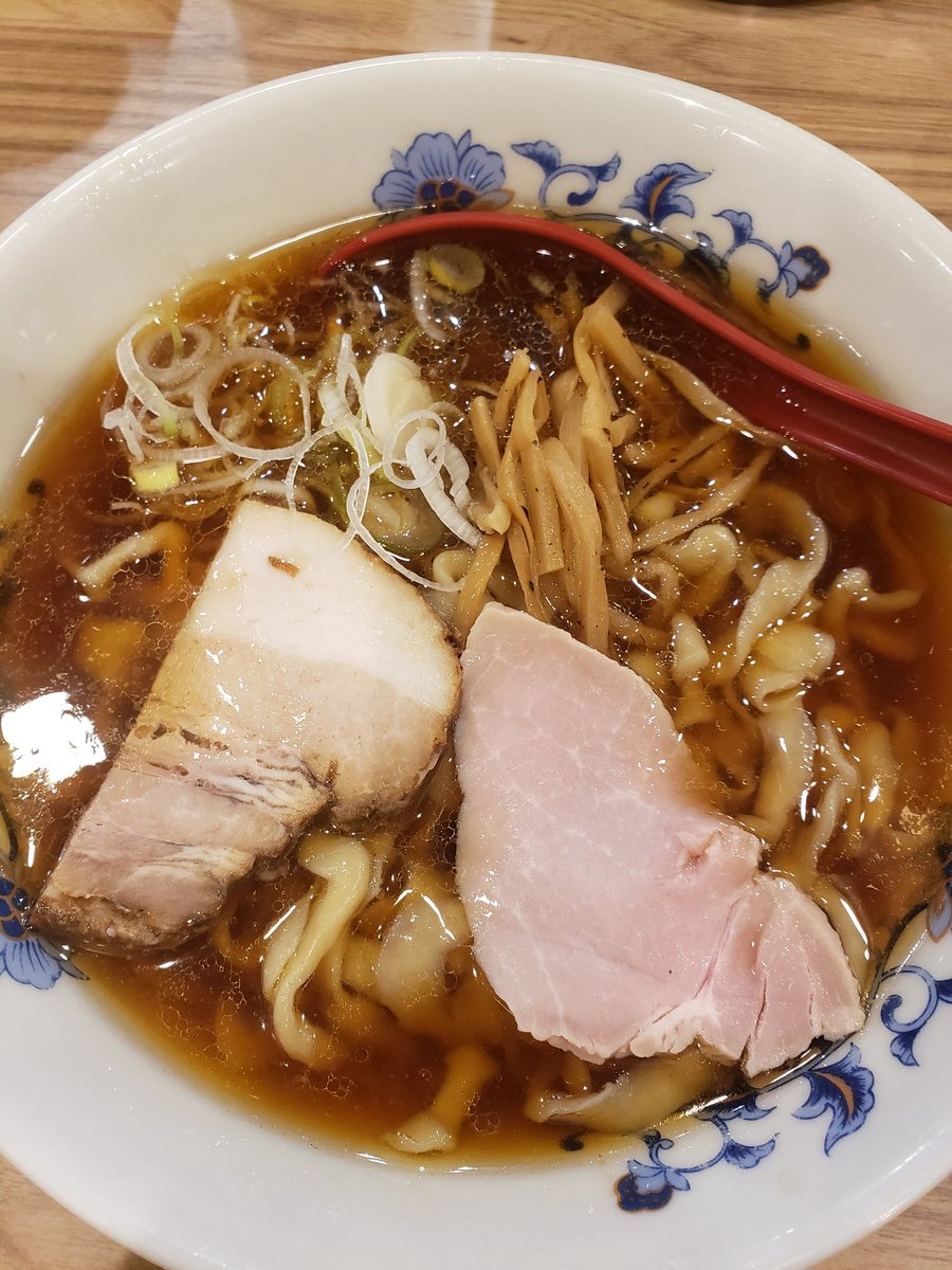 くじら食堂
醤油ラーメン 800円
メモ
今度油そばを食べにまた行く
#シーマラーメンマップ