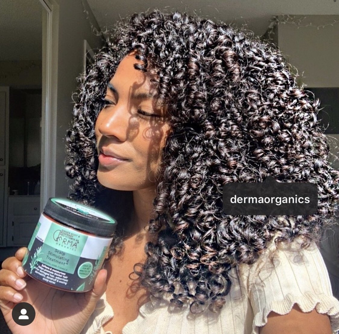 DermaOrganicsUK's tweet photo. "A good wash n go starts with a good wash + condition. Derma Organics Scalp Stimulating Treatment is my favorite, I’ve been using it for about a year. Trust me, this won’t disappoint. I also love their lemon honey face scrub to help keep my cystic acne away!"💚 #DermaReviews ✨ https://t.co/Mr7ei1HDLR
