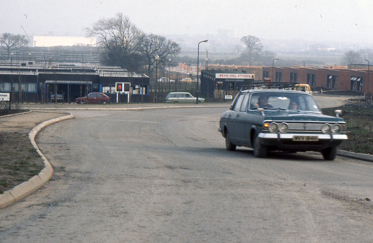 livingarchive1's tweet photo. Beanhill back in the days when Ford Zodiacs roamed the earth.
Find out how @livingarchive1 preserves local memories here: https://t.co/waFNqPGuq6
#LoveMK #history #heritage #culture #archive #photography #socialphotography #britishculture #beanhill #newtown #fordzodiac https://t.co/KIbhwjFRmD