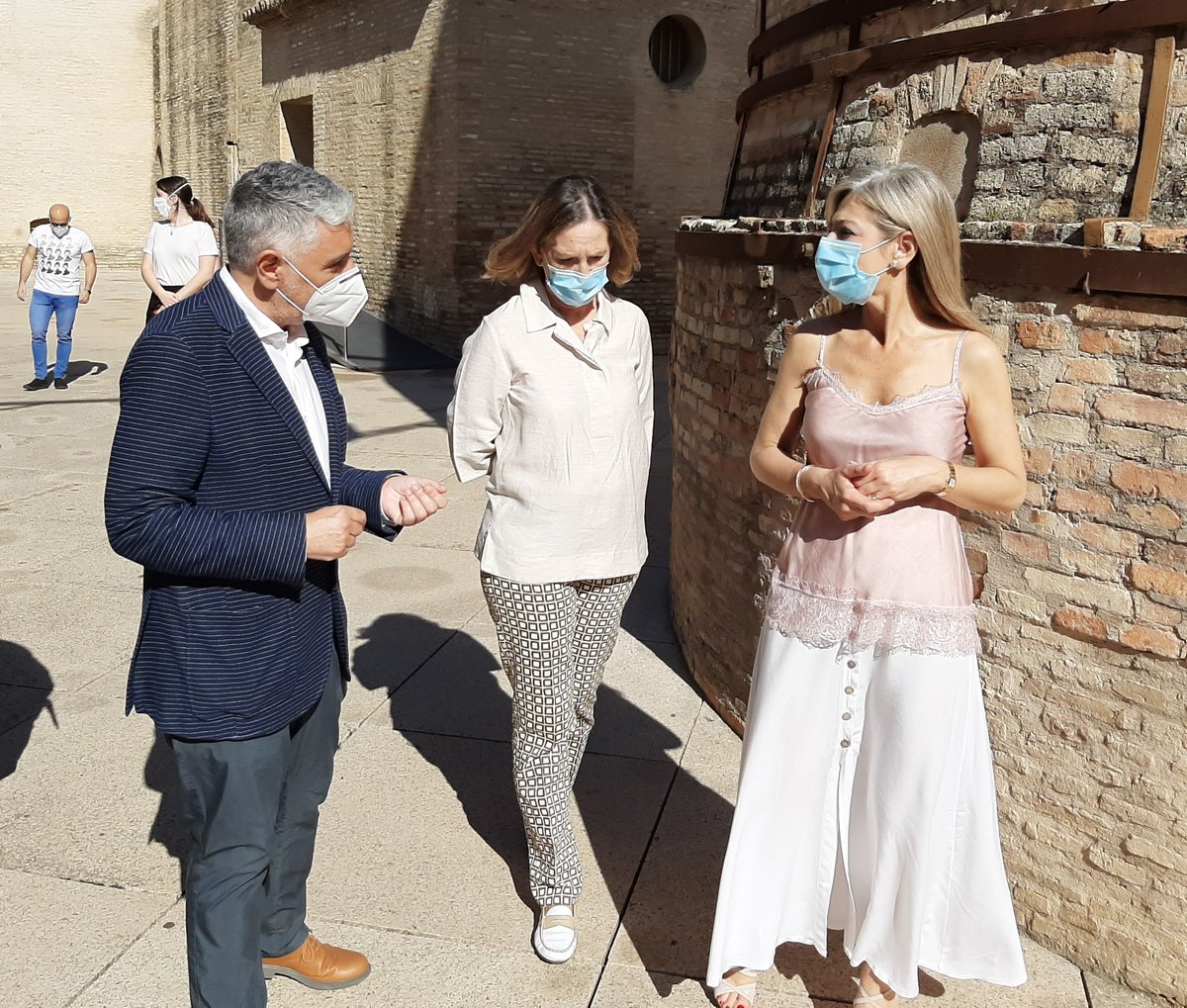 Patricia_Pozo_'s tweet photo. Desde @CulturaAND seguimos trabajando para reabrir nuestros centros culturales cuanto antes y cumpliendo con todas las medidas de seguridad. Como primera señal, el CAAC abre hoy sus puertas para ofrecer de nuevo esa experiencia única y exclusiva del contacto con el arte. https://t.co/uERXyWCtcw