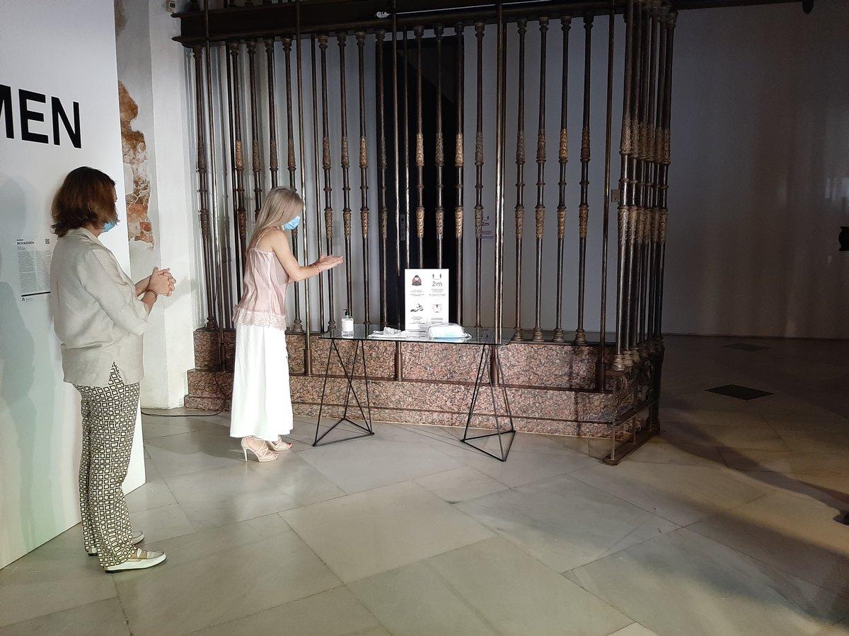 Patricia_Pozo_'s tweet photo. Desde @CulturaAND seguimos trabajando para reabrir nuestros centros culturales cuanto antes y cumpliendo con todas las medidas de seguridad. Como primera señal, el CAAC abre hoy sus puertas para ofrecer de nuevo esa experiencia única y exclusiva del contacto con el arte. https://t.co/uERXyWCtcw