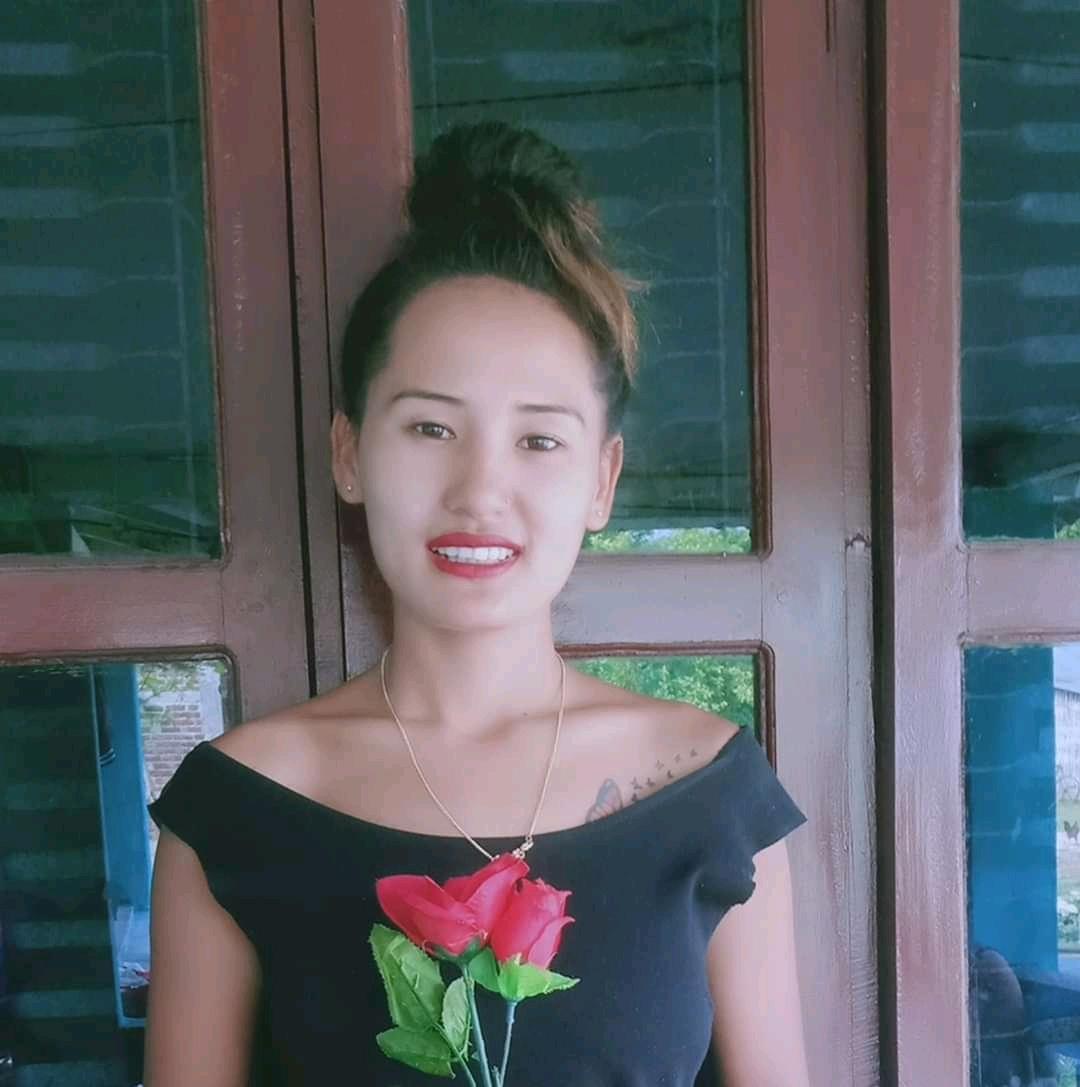 Susmita_Neapli's tweet photo. खुसी एकातिर, सपना एकातिर अनि 
म एकातिर । https://t.co/Lkq9eVehVO
