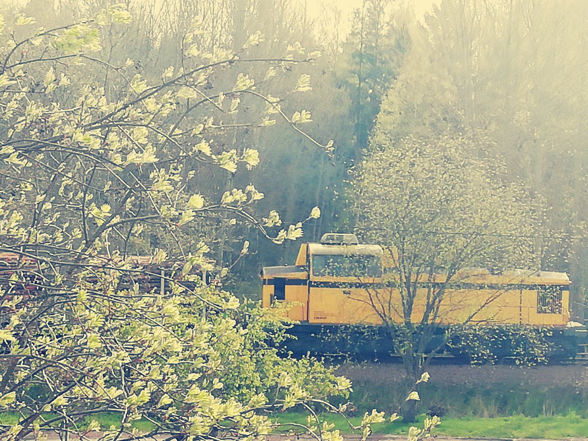 ananas2go's tweet image. Toukokuussa 2002 olin New Yorkissa. Vaan nytpä mulla on keltainen juna, jos ei taksia! #muistot #matkailu