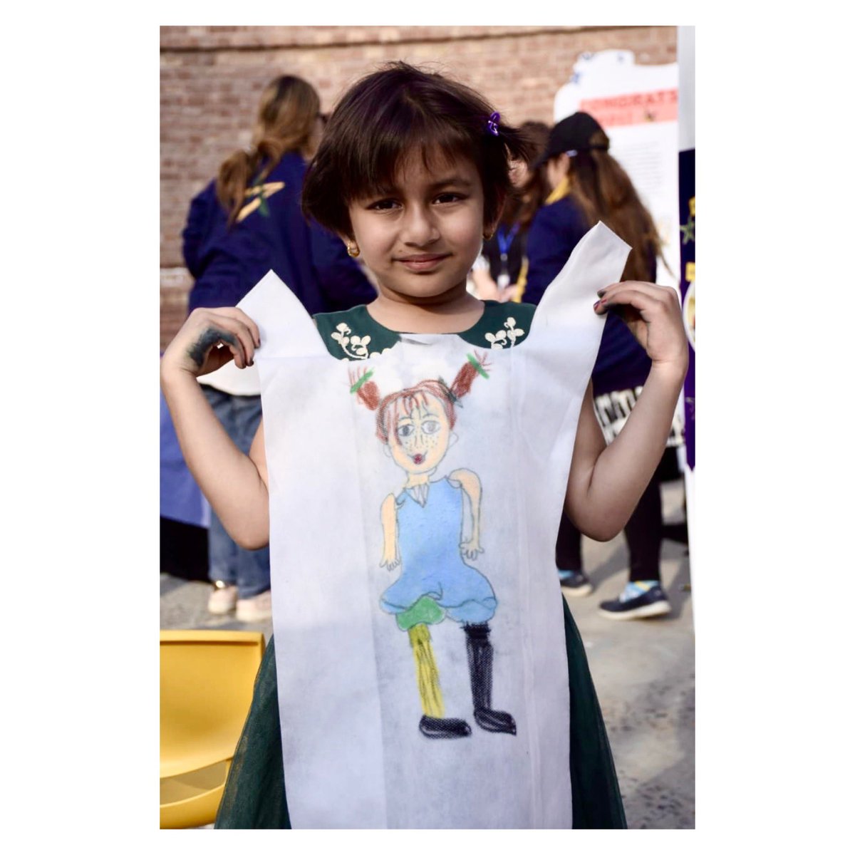 SwedeninPK's tweet photo. HappyBirthday, Pippi Longstocking!🥳
The strongest girl in the world, turns 75 today. 💪
👇#Throwback to her birthday celebration in 🇵🇰 earlier this year.
#CongratsPippi #SwedeninPakistan https://t.co/jQgvzIaTWq