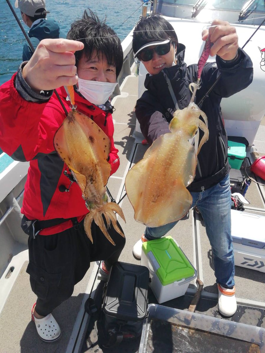 ট ইট র 九三丸 ポイント姪浜店 メンバー様も遊びに来てくれました 厳しい状況の中お疲れ様でした 1 6キロ頭に10杯 竿頭様４杯 T Co Kdqaiu2tsy 九三丸 遊漁船 福岡 福岡市 カモメ広場 エギング船 ボートエギング エギング 春イカ