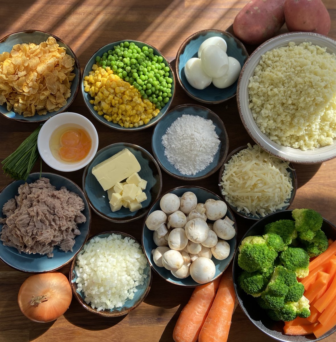 TheSYKitchen's tweet photo. CAN CAN FISH PIE๐๐งDid you see in the cook-a-long that @BigChefAndrew added peas & sweetcorn to the white sauce?๐ฝ A great way to bulk up the family dinner with easy veggies @VegPower! โ
We added mushrooms too! Don't forget to tag us in your creations! ๐ธ#CookTogetherEatTogether https://t.co/ExwqszEmss