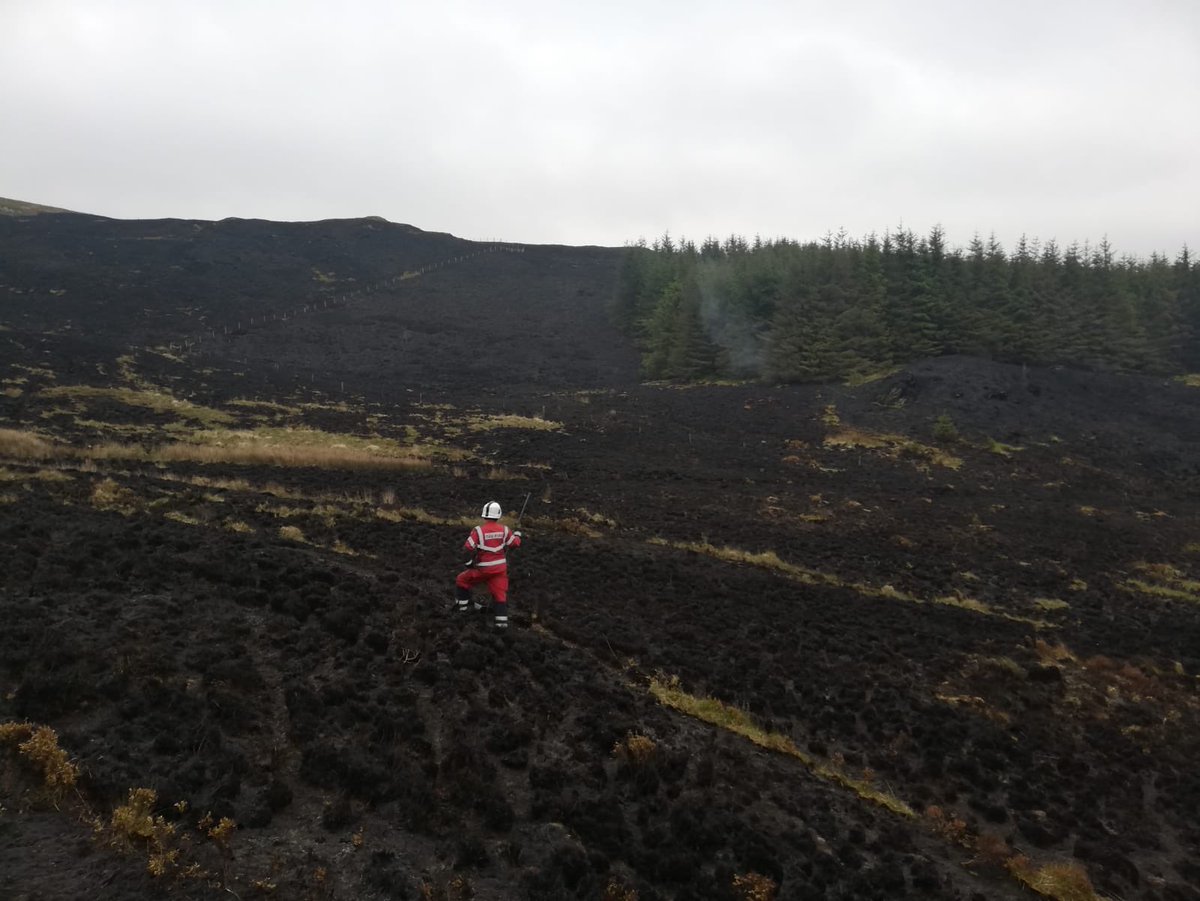 simondavie0580's tweet photo. Crews from Aberystwyth, Machynlleth, Aberdovey and Llanidloes working in difficult conditions last weekend between furnace and nant y moch, also needed assistance from a helicopter due to very difficult access @GorsafS @mawwfire @Machynllethfire @LlaniFireStn7 @NorthWalesFire https://t.co/hIxu3tG6w4