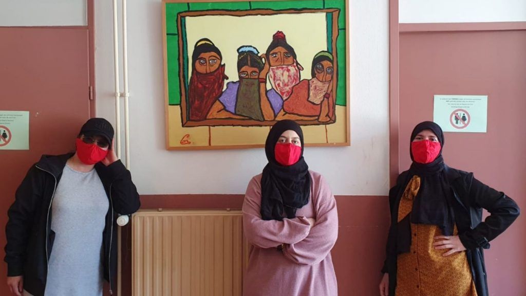 Het Amsterdam Museum organiseert de digitale tentoonstelling 'Corona in de Stad', in samenwerking met alle inwoners, bezoekers en liefhebbers van Amsterdam. Zend jouw GIF-je, tekst, geluidsopname, gedicht, etc. in via coronaindestad.nl.