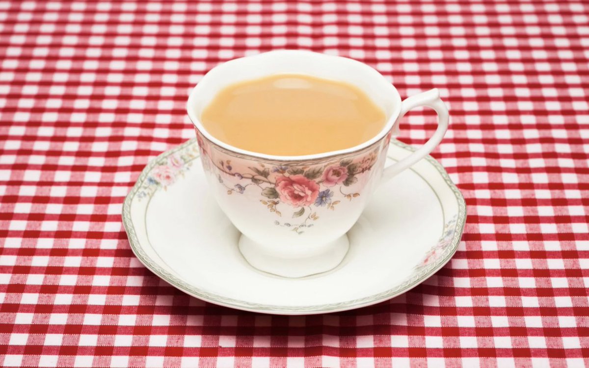 GREATBritain's tweet photo. How do you brew? @YorkshireTea’s guide to making the perfect cuppa: https://t.co/ysWf77bm4r 🫖
#InternationalTeaDay #TeaIsGREAT 🇬🇧 https://t.co/EjXhGgQ2qY