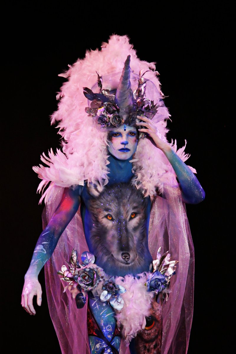 JLopezPhotog's tweet photo. Desfile de bodypaint en #jesalextetic
#Bodypaint #makeup #pasarela #fashion https://t.co/GGQxOs5SdG