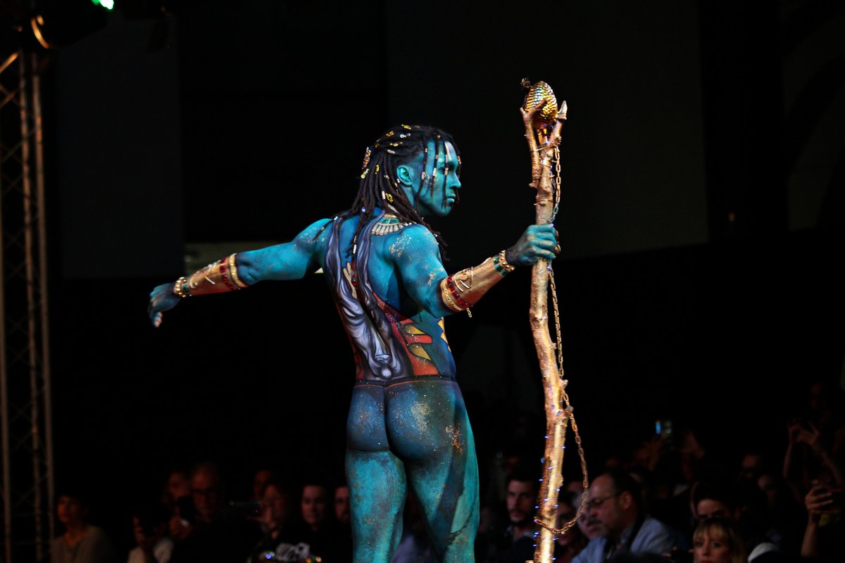 JLopezPhotog's tweet photo. Desfile de bodypaint en #jesalextetic
#Bodypaint #makeup #pasarela #fashion https://t.co/GGQxOs5SdG
