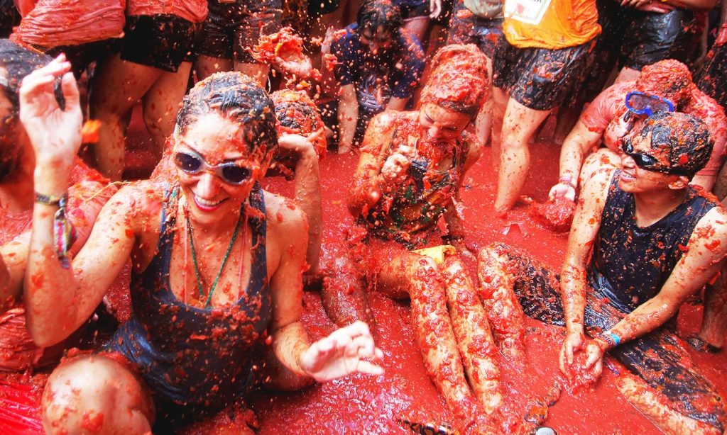 chitzolife's tweet photo. We have a very interesting thats so chitzo for you this week to say the least!
We’re looking into La Tomatina which the the world renowned festival that takes place in Valencia
#chitzo #thatssochitzo #valencia #latomatina #tomato #food #foodfight #spain #fun #colourful https://t.co/GBHV6aOPei