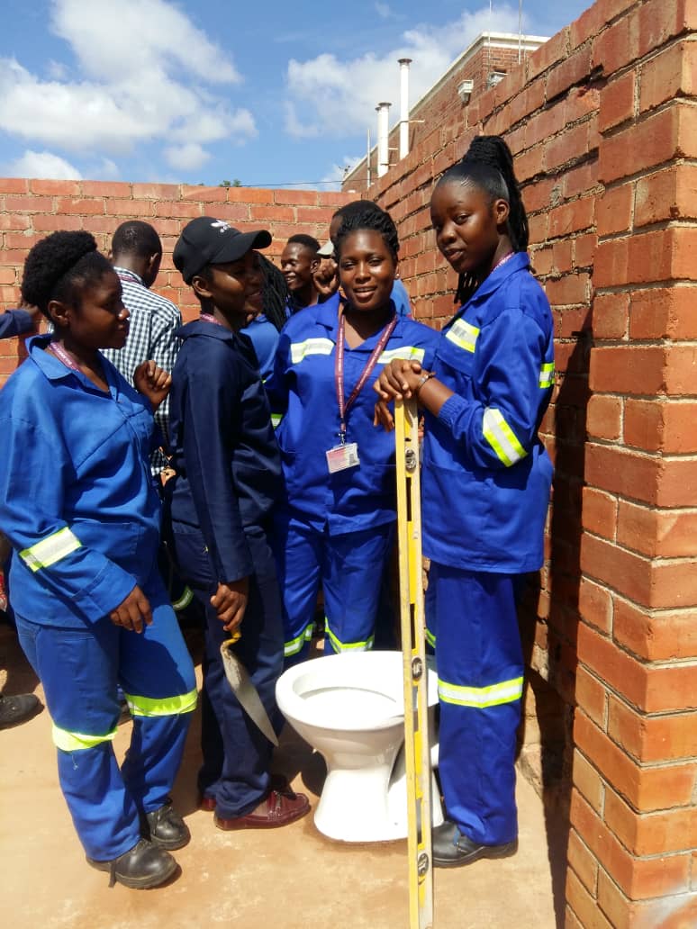 mindlos_01's tweet photo. #WhatiMissAboutCollege is doing Friday workshops @byopoly
@SAYWHATOrg
@UNFPA
@SWEDENINZW https://t.co/Oj1liGMHi8