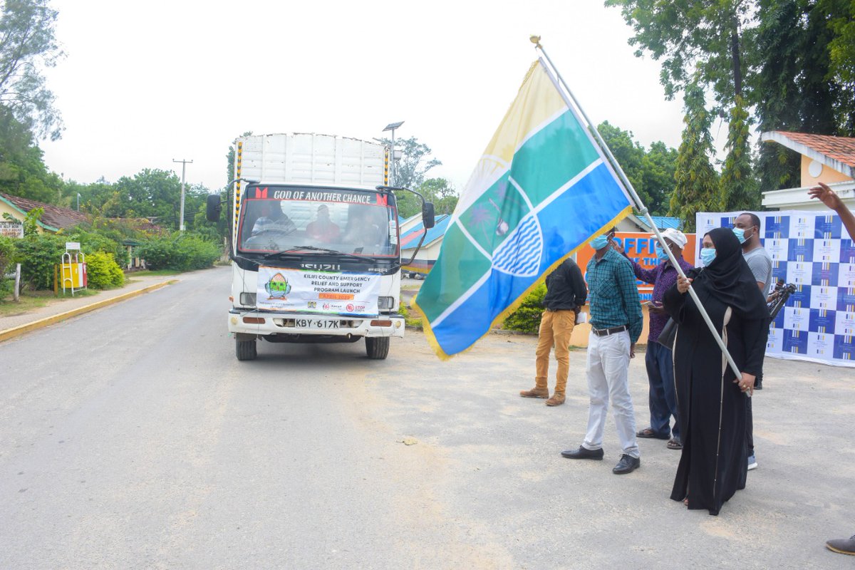 HonAmasonKingi's tweet photo. This morning, we flagged off 1000 food hampers donated by @CentumPLC. These hampers will be distributed to vulnerable &amp; needy families in Kaloleni Sub-County under the Kilifi County Emergency Response Program which aims to cushion families during this pandemic. @cbs_ke #COVID19KE https://t.co/CQd5b9cJyN