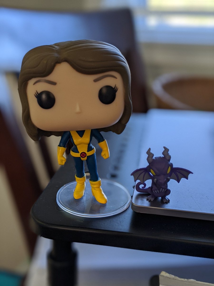 mhuntone's tweet photo. The next release is coming up! I present, the KITTY PRYDE release!! Maybe the queen of 80s/90s kids comic geek life- seen here w her buddy Lockheed. Isn't he adorable? π
#YearOfMarvel #ITSquad #GeekLife https://t.co/QKJi5KAVD7